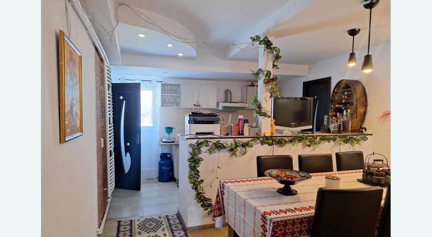 Casa 6 camere P M Sat Prunaru Jud Teleorman 49 km Bucuresti