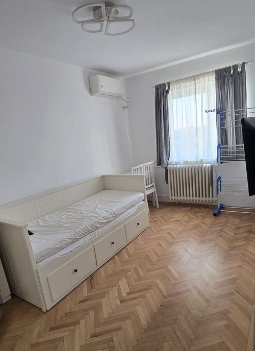Apartament 2 camere semidecomandat Bd 1 Decembrie 1918