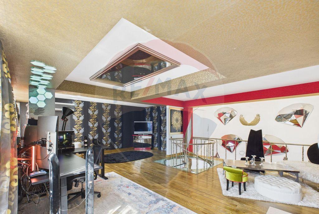 Penthouse cu terasa si piscina acoperita