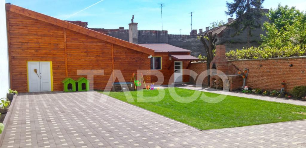 Pensiune si casa in centrul Sibiului cu business functional
