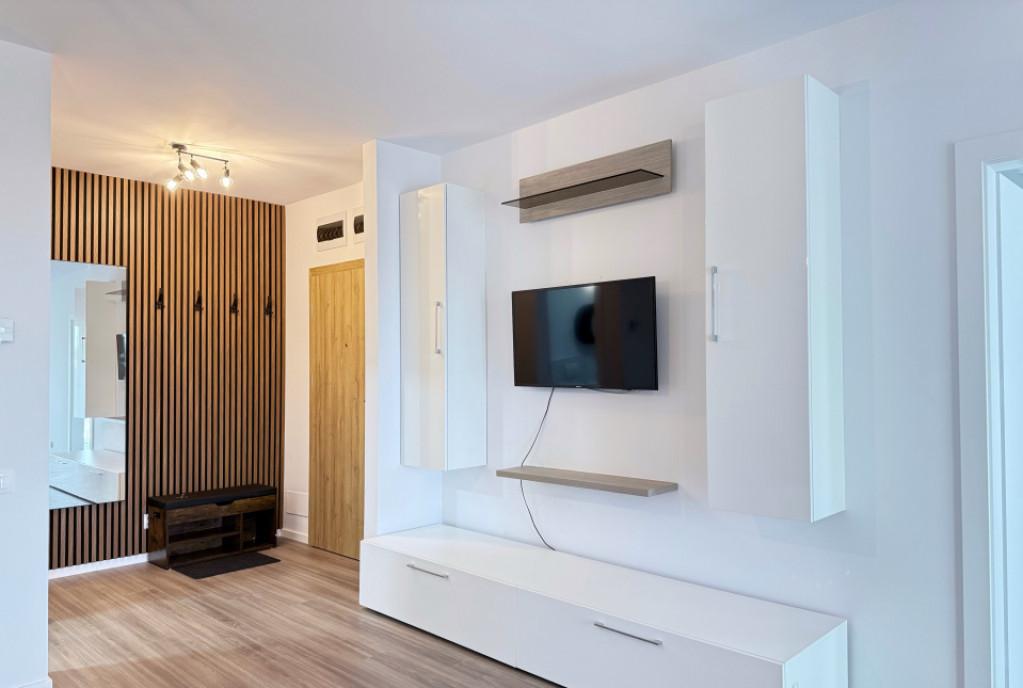 Prima inchiriere Apartament 2 camere totul nou Parcare on