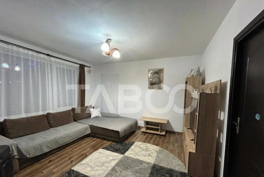 Casa 3 camere 2 bai singur in curte de vanzare in zona Turn