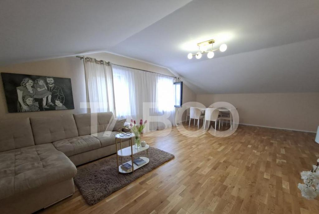 Casa 3 camere 2 bai singur in curte de vanzare in zona Turn