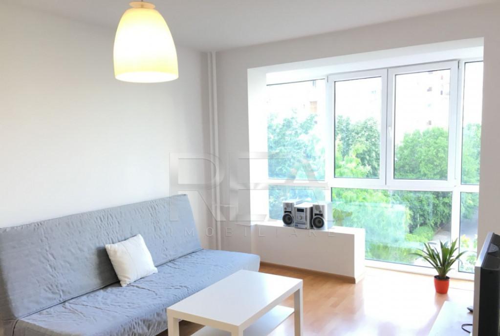 3 camere Tineretului decomandat etaj 4 parcare metrou