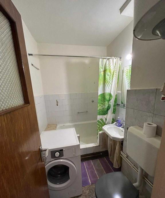 Garsoniera Tractorul decomandata mobilata utilata 350 Euro