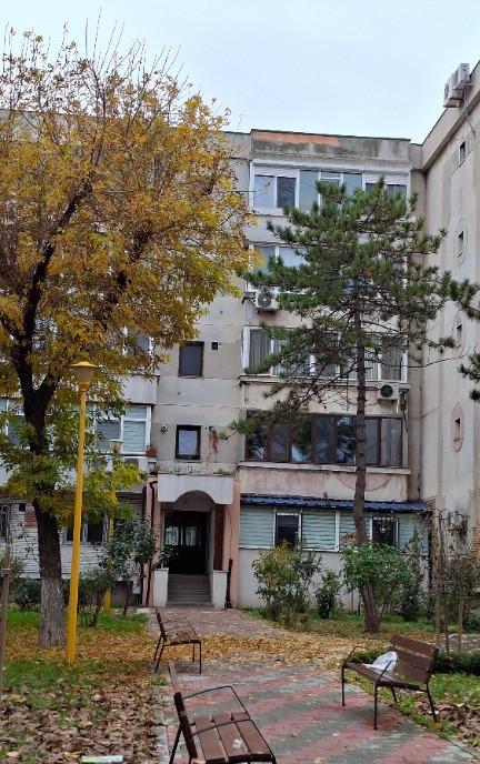 Apartament bd 1 Decembrie 1918 4 camere 82mp bloc 1985 Beton bca eps