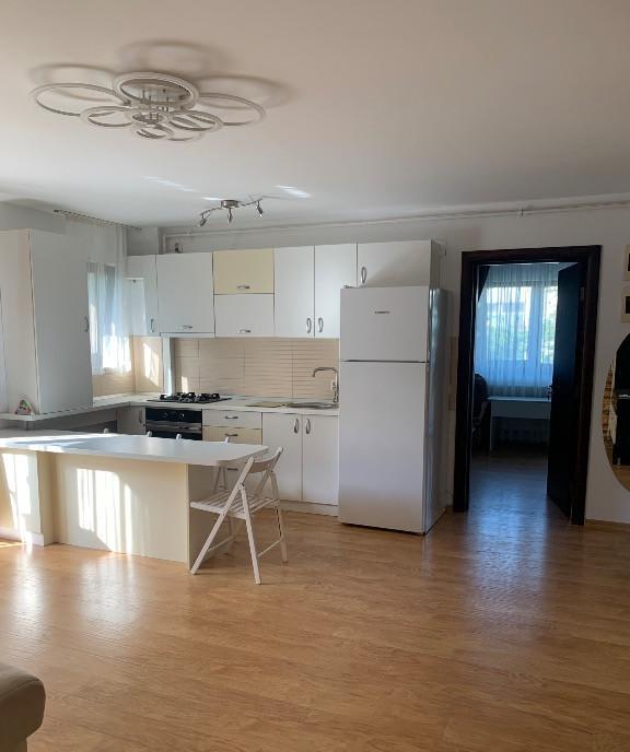 Ofer spre inchiriere apartament 3 camere zona metrou Mihai Bravu