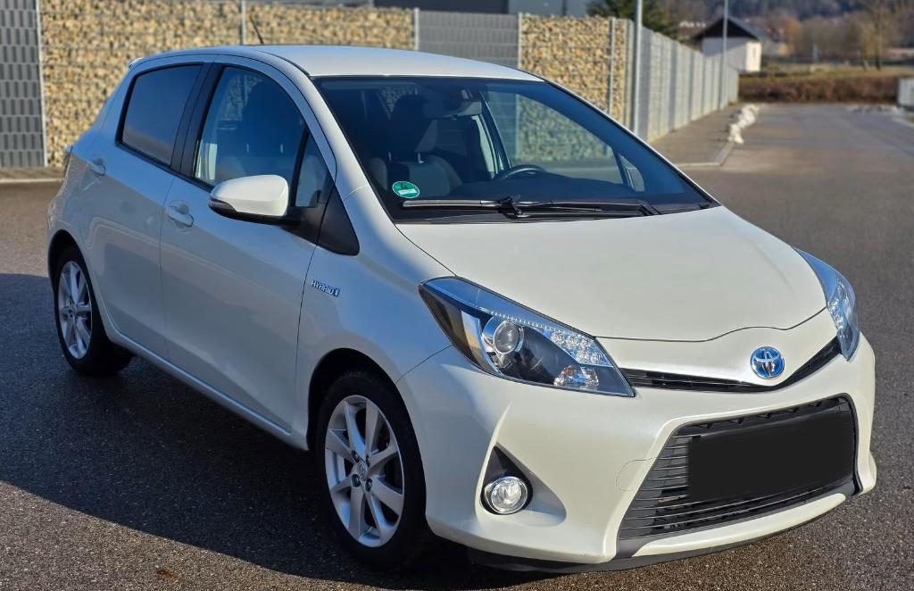 Toyota Yaris Hybrid consum 3L 84000km 10 200 eur