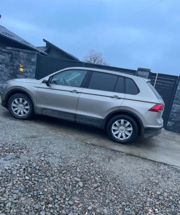 Tiguan - unic proprietar cu dosar al service-ului 16 900 eur