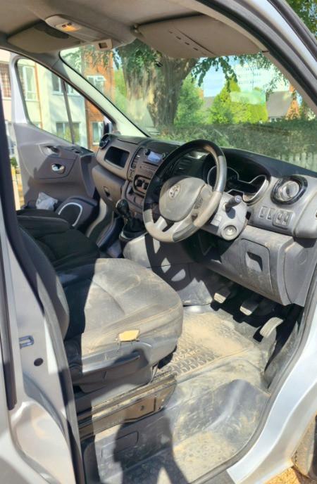 Opel Vivaro 2900 Sportive 1 6 CDTI 120 BHP LWB 3 300 eur