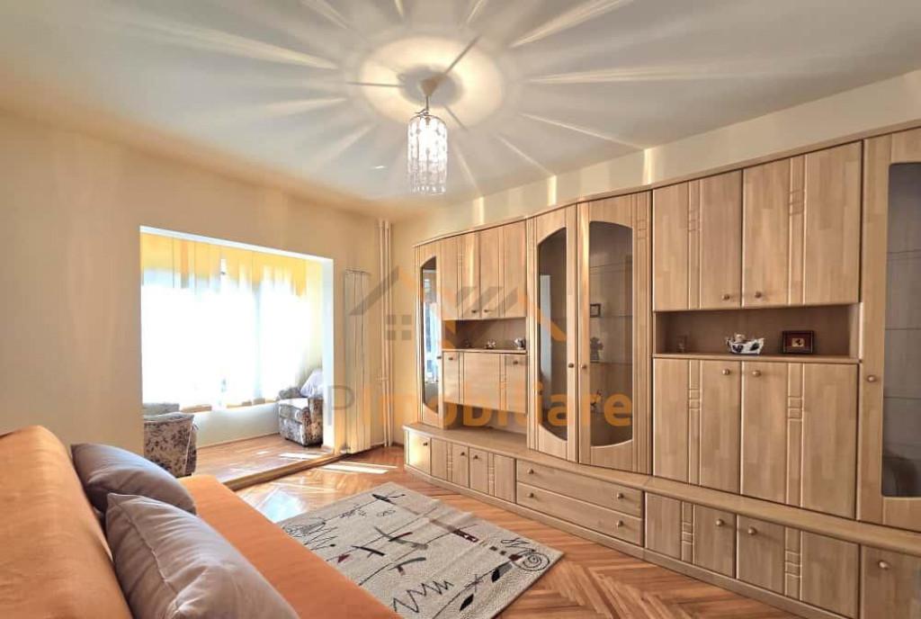 Apartament 3 camere decomandat zona decebal oradea