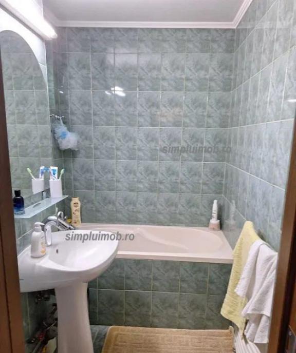 Apartament Spatios Mobilat Renovat Aproape de Metrou N Gr