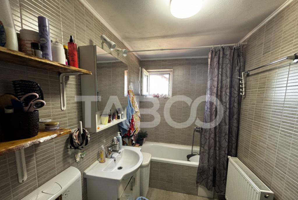 Apartament de vanzare 2 camere decomandat 76 mp zona Tiglari