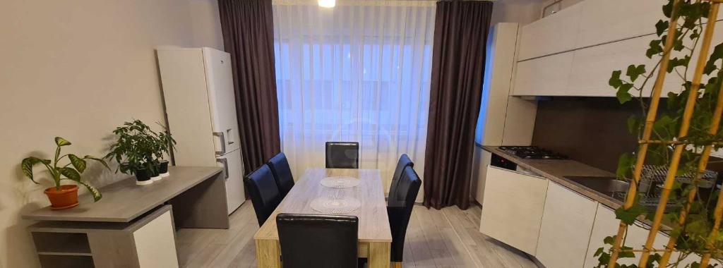 Apartament de 3 camere zona Subcetate Floresti