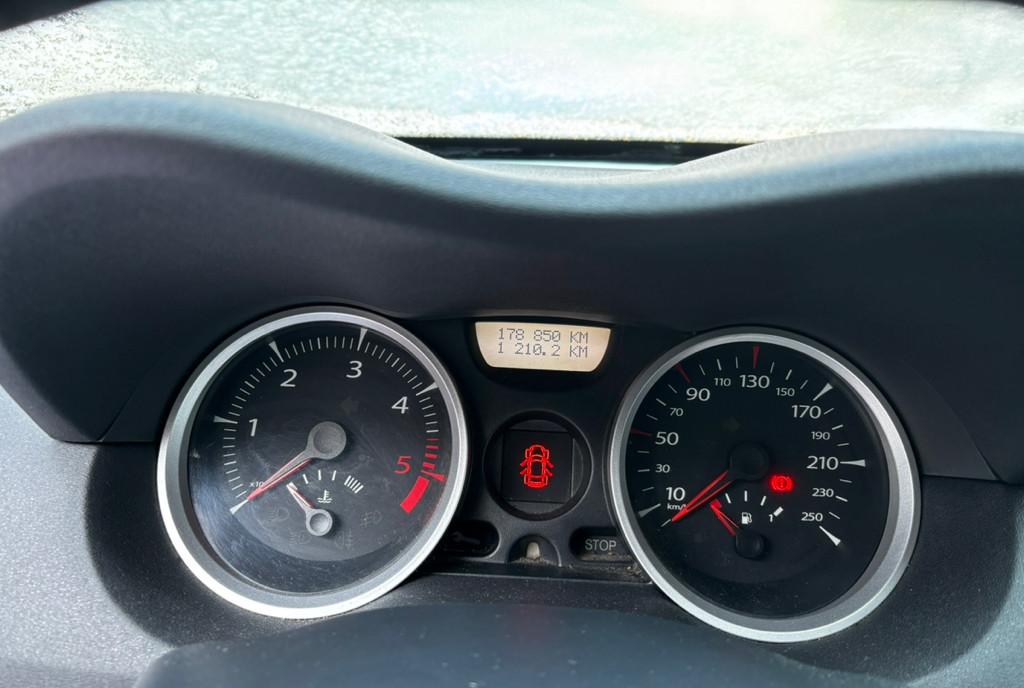 Renault Megane 1 5 2007 1 800 eur
