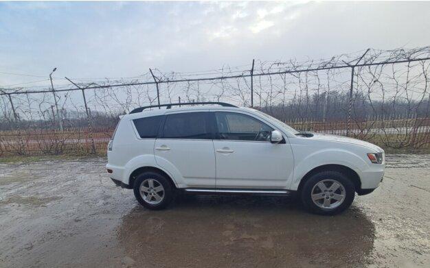 Mitsubishi Outlander 2011