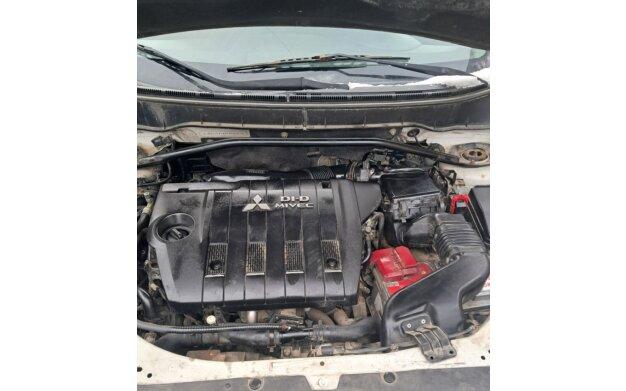 Mitsubishi Outlander 2011