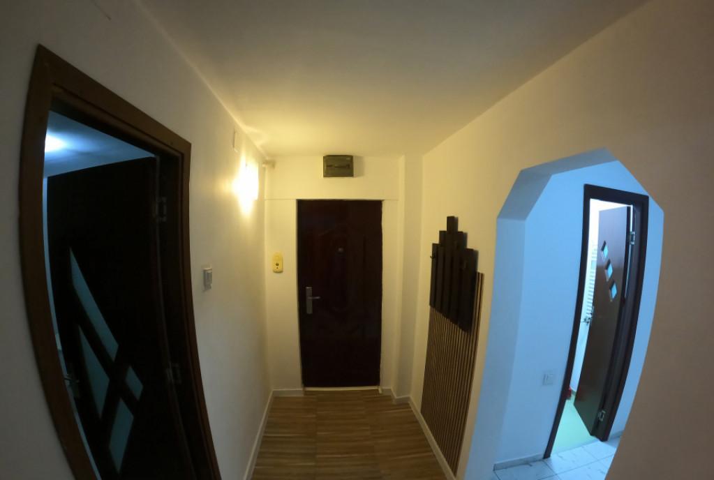 Apartament de Vanzare - decomandat 3 cam 70 mp