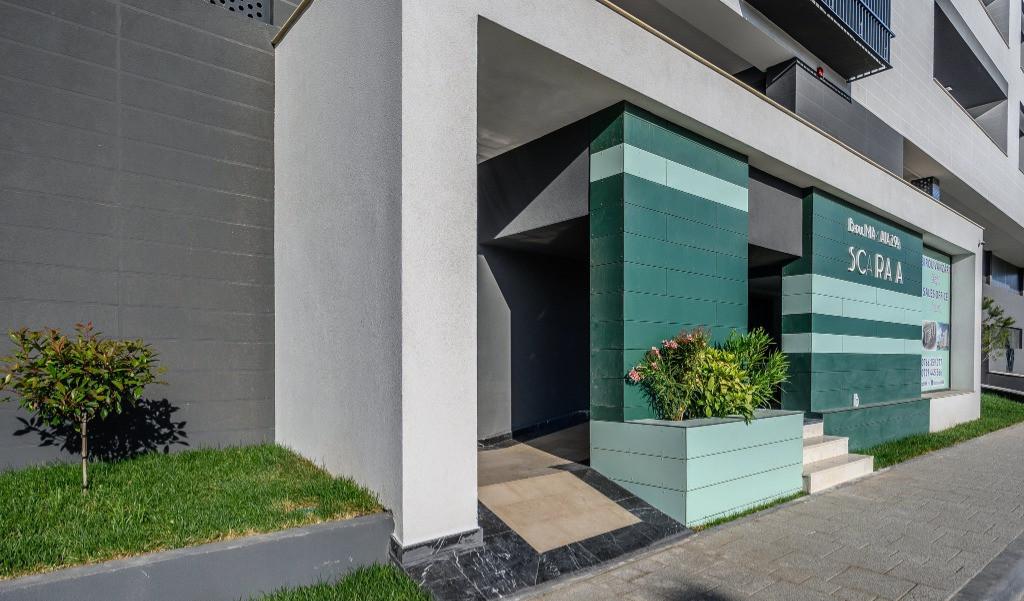 Finalizat Apartament 4 camere Bd Mamaia 294B colt cu Str Unirii