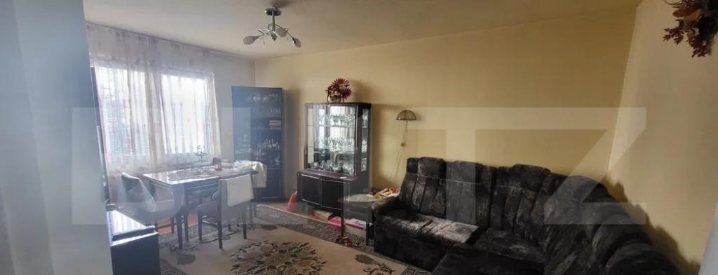 Apartament 3 camere 72 mp zona Reghin