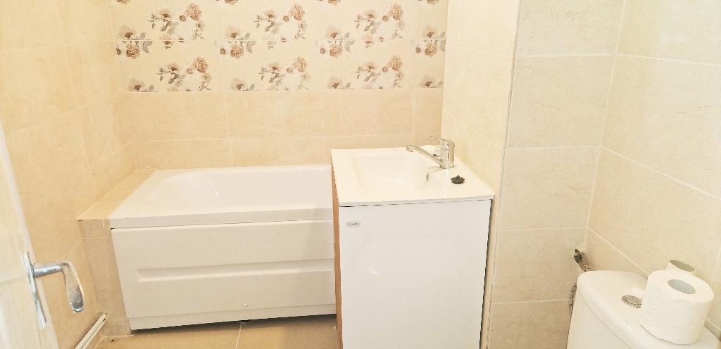 Proprietar Orizont Castanilor apartament 3cam Dec 82mp et intermediar