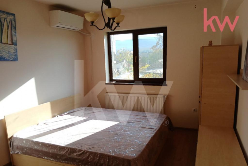 Apartament 3 camere 90 mp - central modern gata de mu