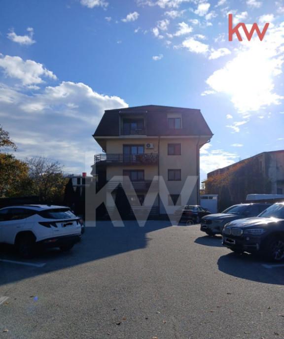 Apartament 3 camere 90 mp - central modern gata de mu