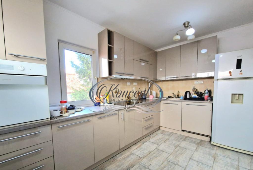 Apartament la casa cu parcare in Someseni