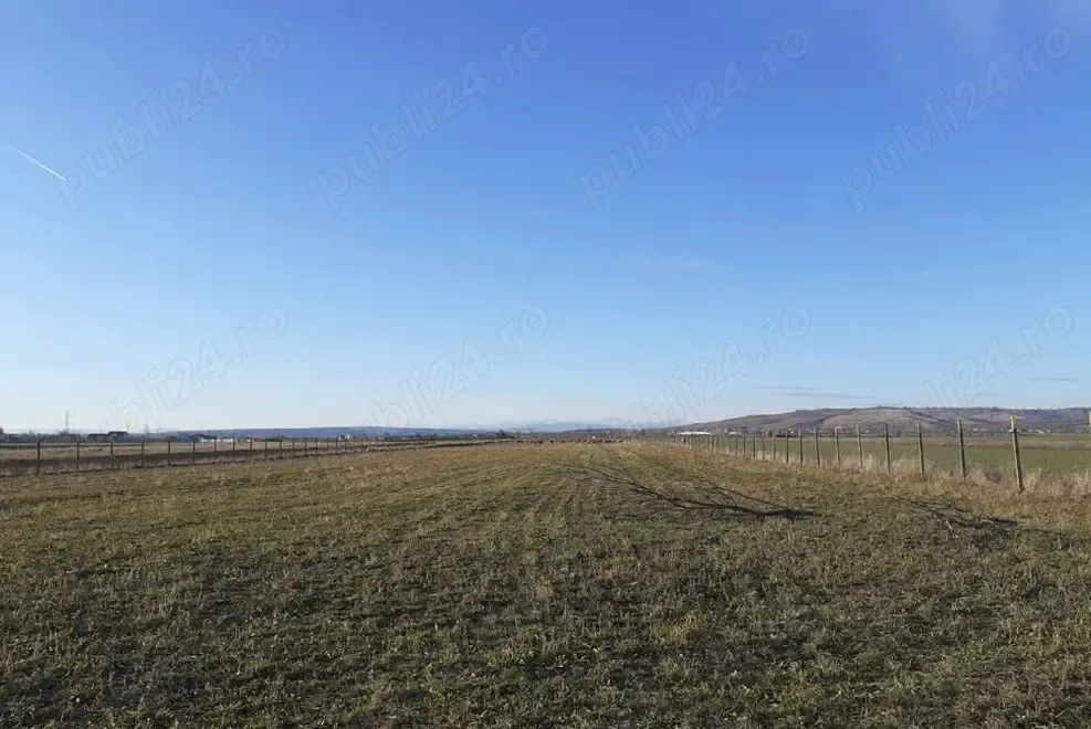 Vand teren extravilan in localitatea Bucov