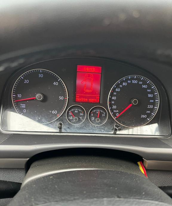 Volkswagen touran 2005 13 000 lei