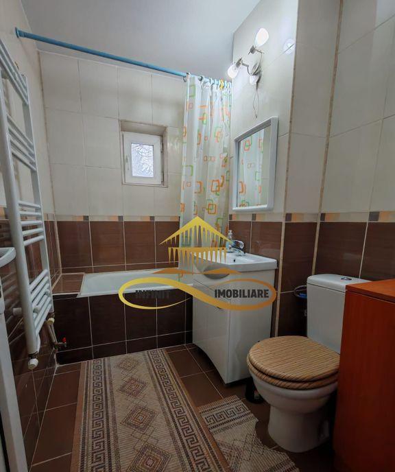 Inchiriez apartament 3 camere semidecomandate etaj 1 zo