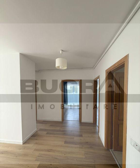 Apartament 3 camere 63 mp parcare zona Vivo