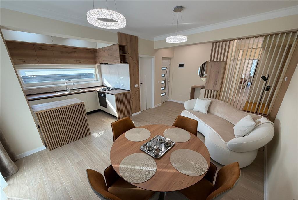 Apartament 3 camere etaj 2 ultracentral renovat incalzi