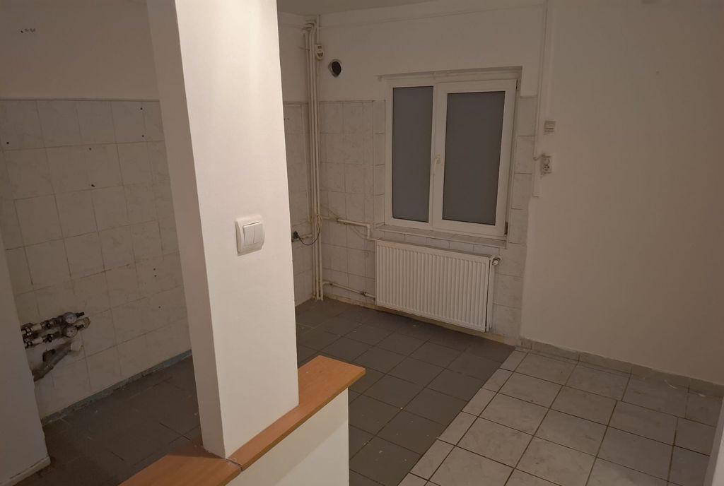 Apartament 3 camere decomandat Soseaua Giurgiului / Piata