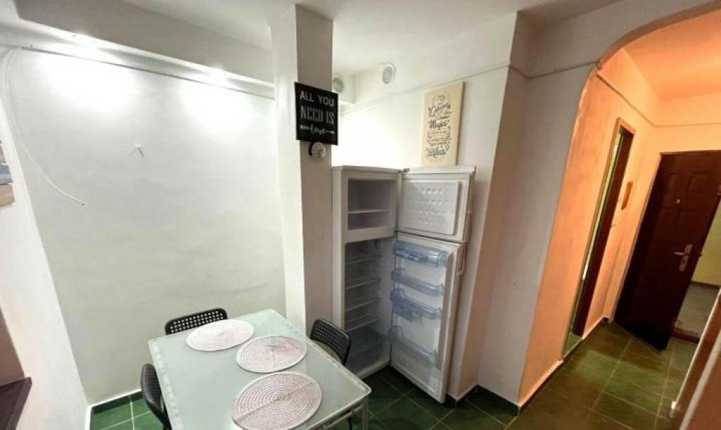 Eroii revolutiei etaj 4 decomandat