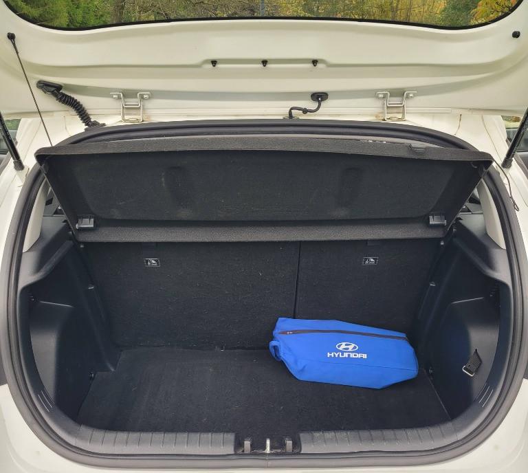 Hyundai i20 Comfort 1 2 benzina 2021 Unic proprietar Stare excelenta 9 900 eur