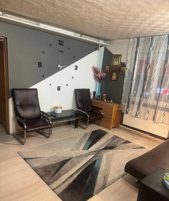 Vand apartament 3 camere