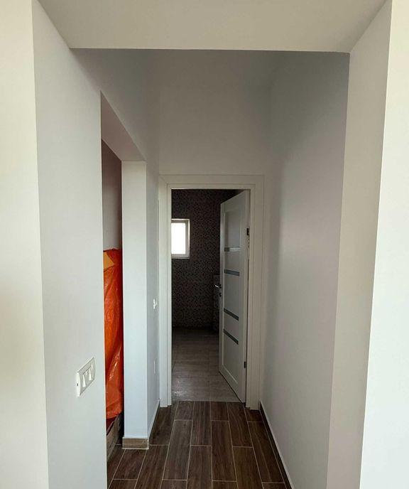 Garsoniera rondul cu flori Nitu Vasile