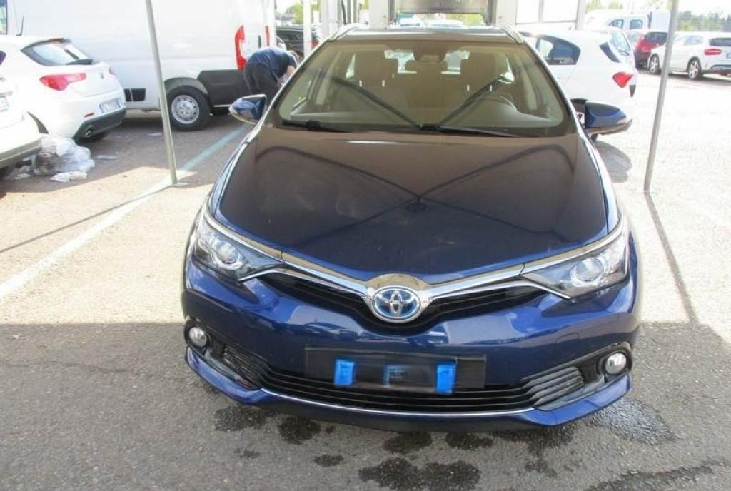 Toyota Auris Touring Sports 1 8 Hybrid 12 990 eur