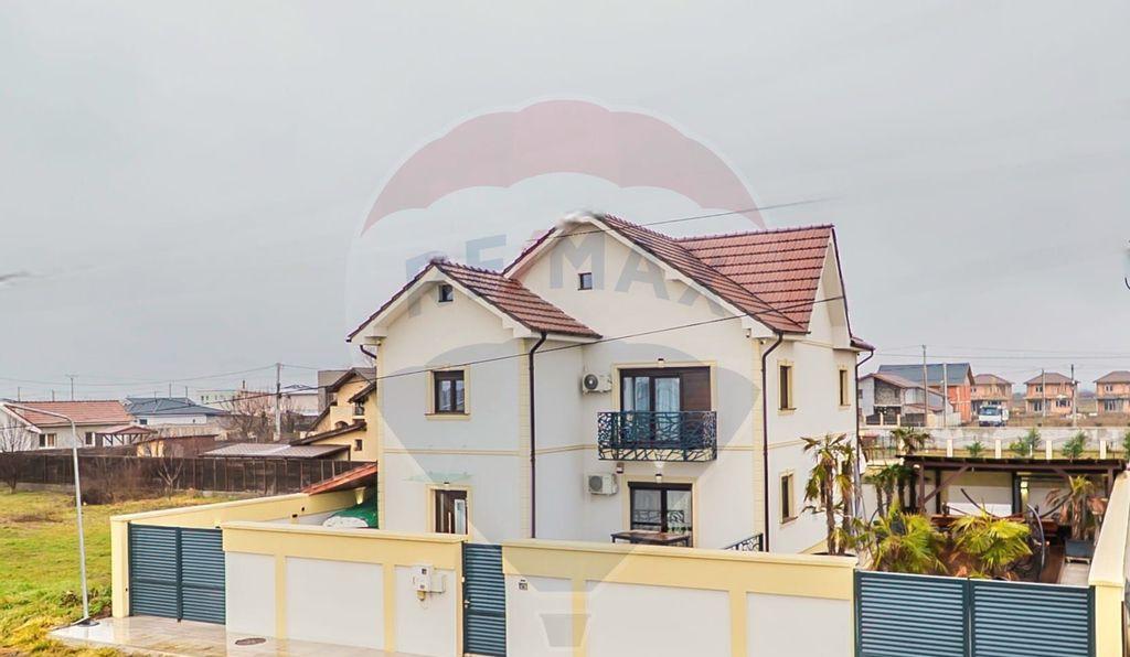 Casa de lux finisaje premium piscina curte amenajat