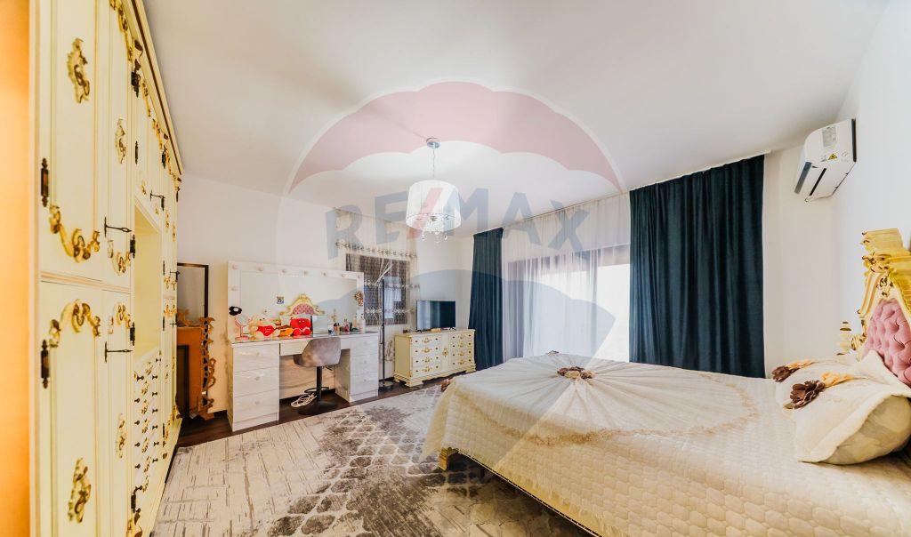 Casa de lux finisaje premium piscina curte amenajat