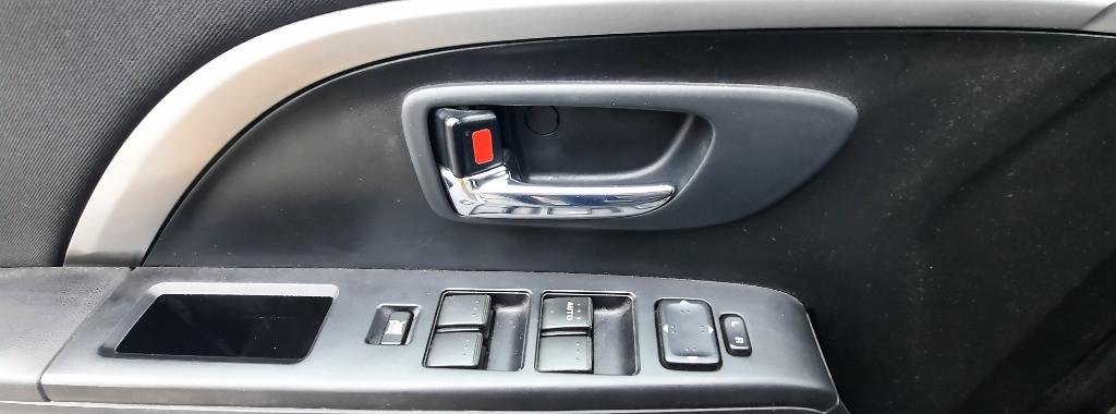 Mazda 5 1 6 7 locuri usi culisante 6 trepte c acirc rlig Navi 3 800 eur