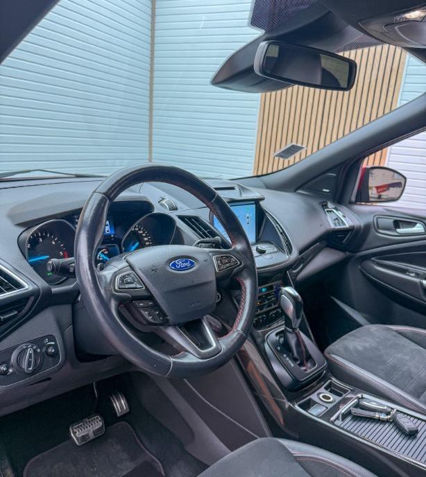 FORD KUGA ST Line Cutie Automata 2 0 180Cp Tva deductibil 14 699 eur