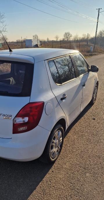 Skoda fabia 1 2 1 350 eur