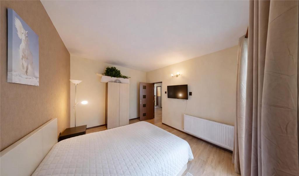 Tur live Refugiu in ambientul special al statiunii Poiana B