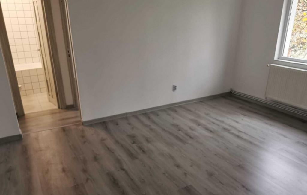 Apartament 3 camere Judetean Deschidere comercial